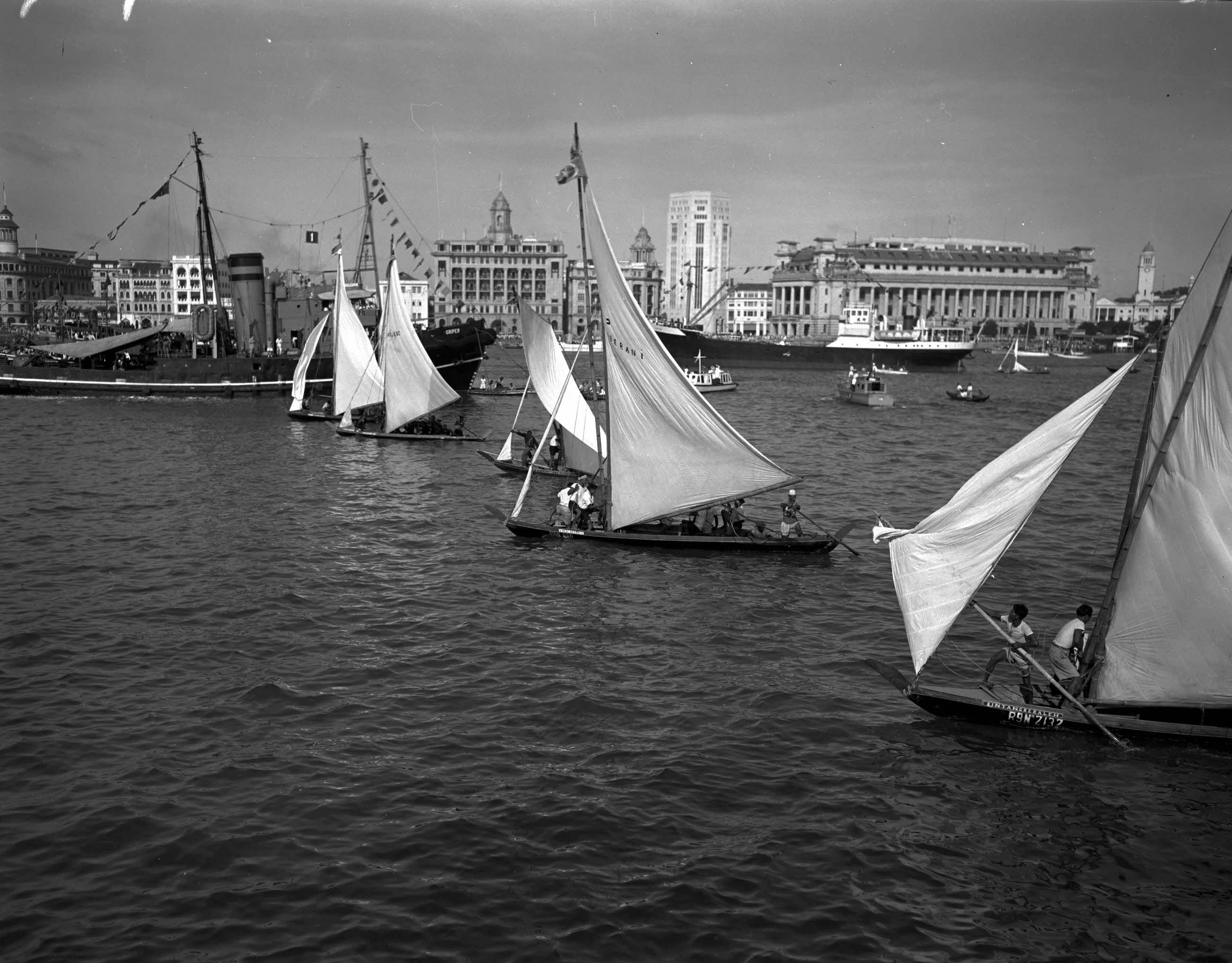 Kolek race during the 1954 New Year Sea Sports.